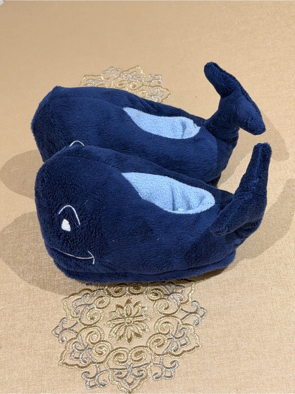 Vineyard Vines Kids Navy Whale Slippers